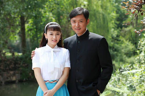 他是紅極一時的明星，為了照顧妻子放棄前程，今生活美滿